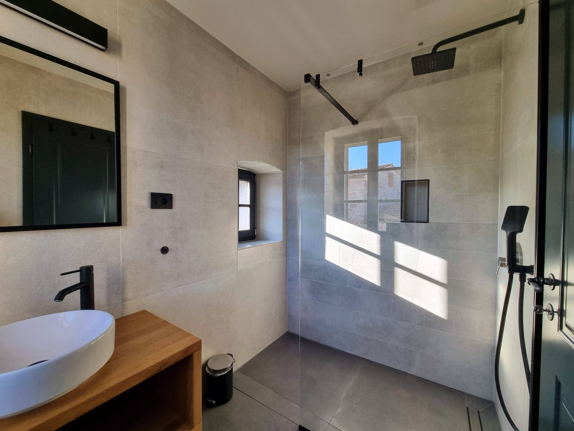 Bathroom — walk-in shower