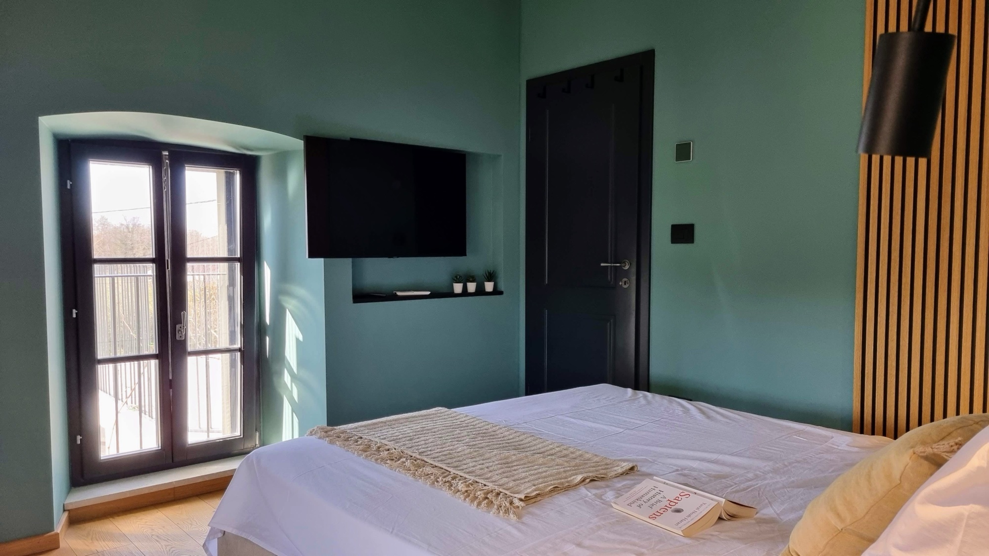 Bedroom 4 — king bed