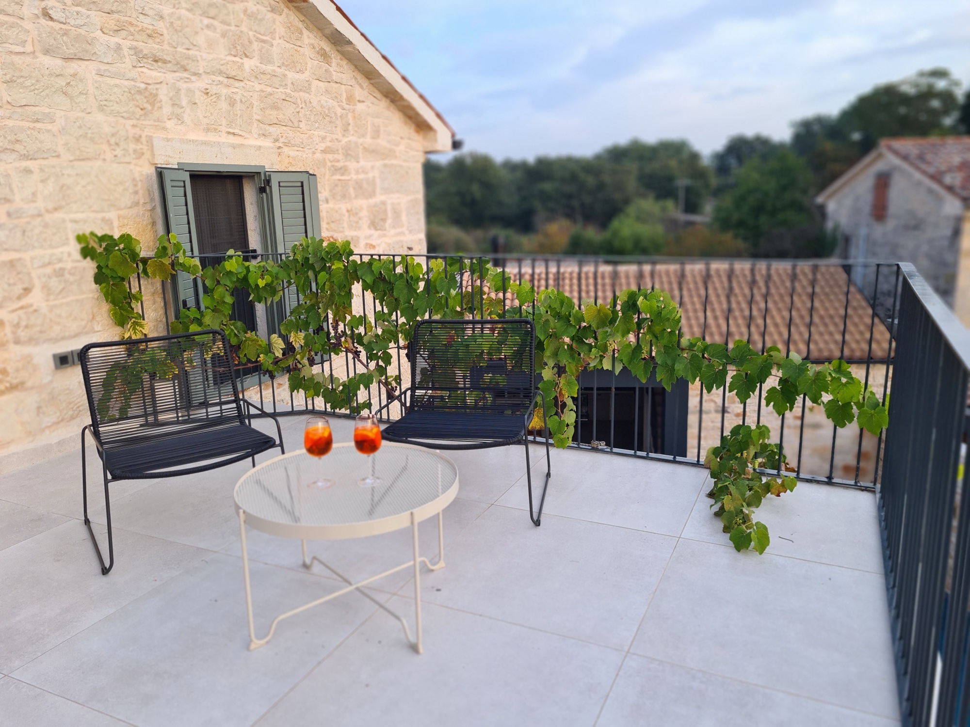 Villa Qualia — wide exterior view