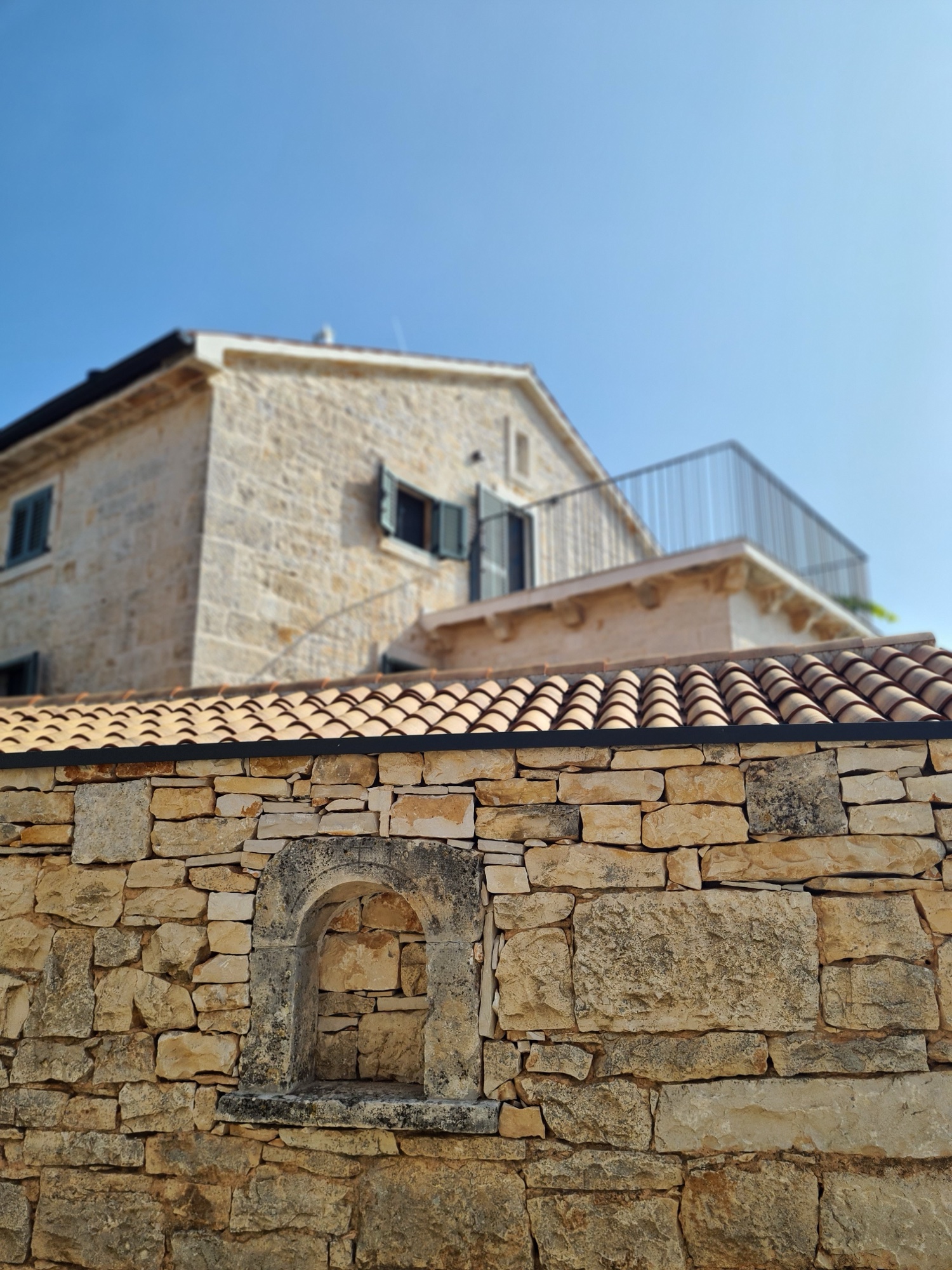 Villa Qualia — architectural detail